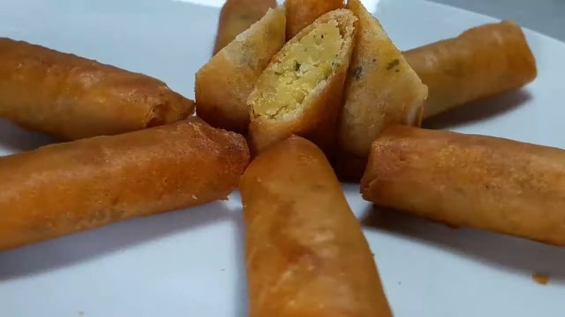 Chả giò nhân đậu xanh