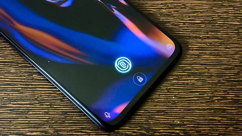 OnePlus 7 lộ ảnh thực tế với màn hình không viền, không notch - ảnh 1 OnePlus 7 lộ ảnh thực tế với màn hình không viền, không notch - ảnh 1