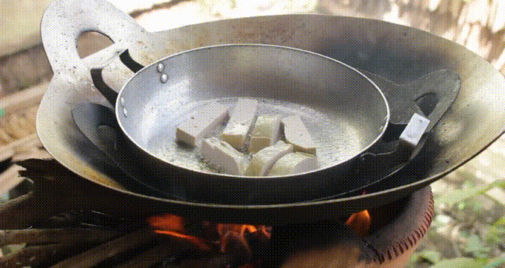 Chiên chả lụa