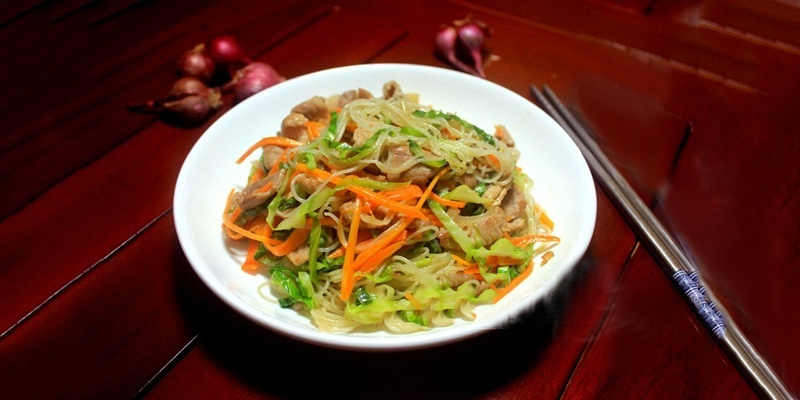 Bún xào thịt