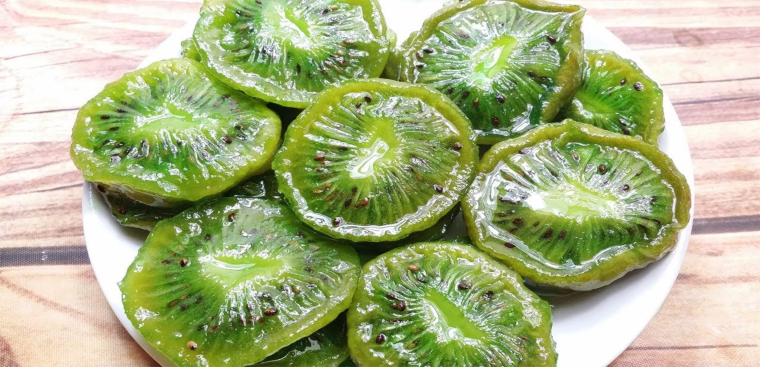 Mứt kiwi dẻo và mứt kiwi sấy khô