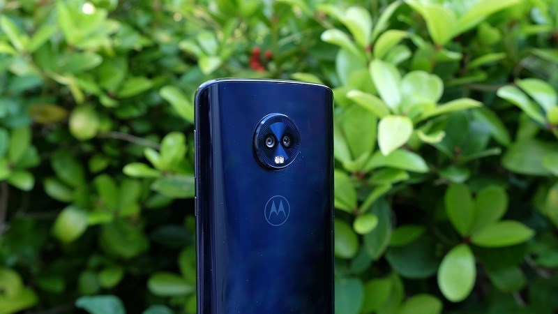 Xuất hiện loạt ảnh trên tay Moto G7 Plus ngoài đời thực
