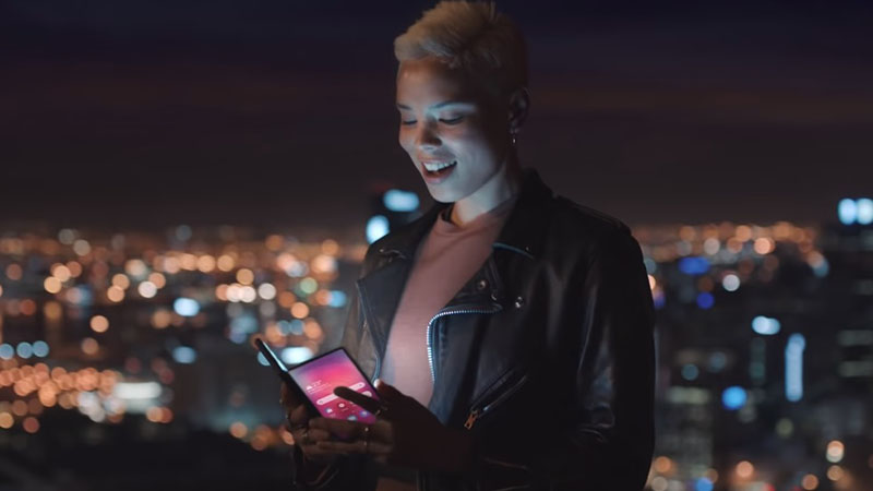 dien-thoai-man-hinh-gap-samsung