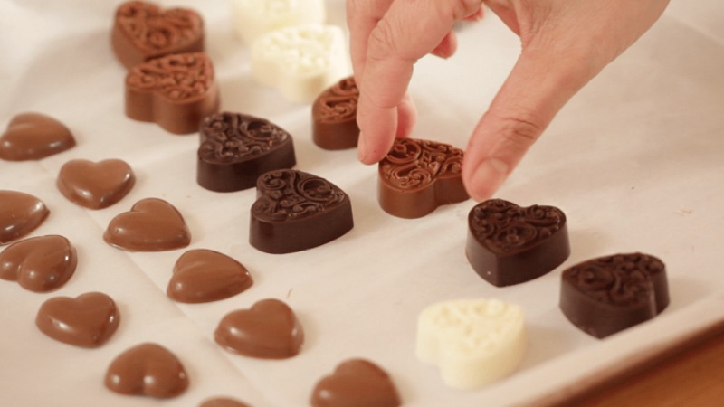 Cách làm socola Valentine ngon tặng người yêu
