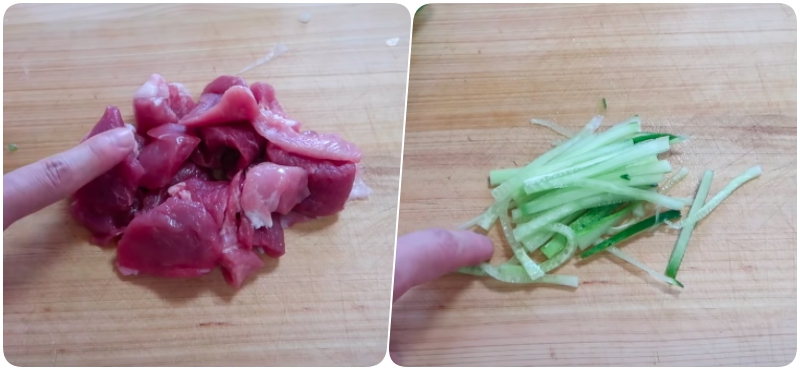 Thịt heo cũng cắt thành miếng vừa ăn. Dưa leo thì cắt thành lát mỏng để trang trí.