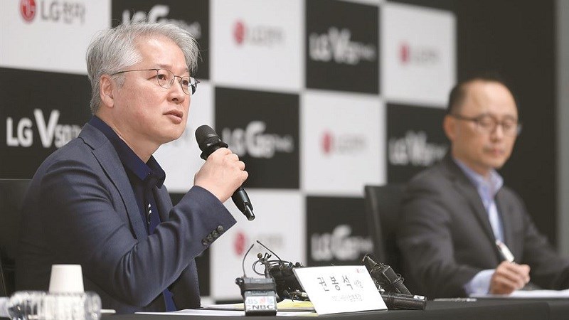 LG nghĩ rằng vẫn còn quá sớm để ra mắt smartphone màn hình gập