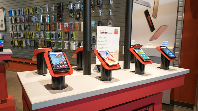 Inside-a-Verizon-Store Inside-a-Verizon-Store
