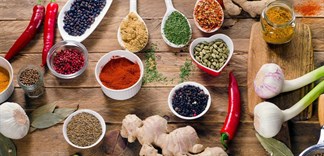 Những nguy hiểm ẩn giấu trong các gia vị bạn đang ăn hàng ngày