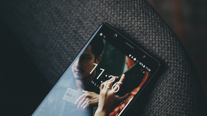 TrÃªn tay nhanh BlackBerry Evolve: MÃ n hÃ¬nh trÃ n cáº¡nh, camera kÃ©p, pin 4.000 mAh