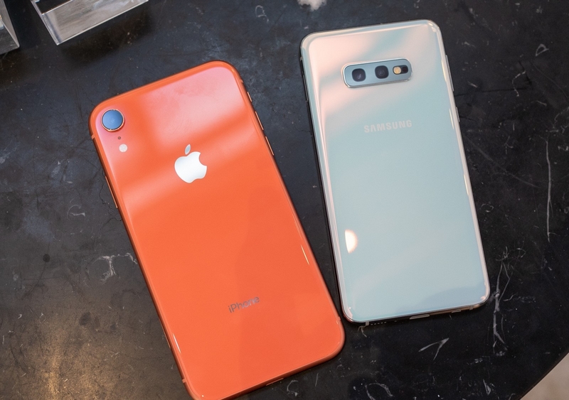 Galaxy S10e với iPhone Xr