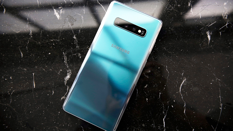 trên tay, đánh giá Galaxy S10 và Galaxy S10+
