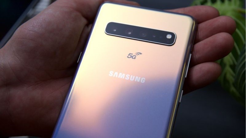 Samsung Galaxy S10 5G ចេញលក់៖ អេក្រង់ 6.7 inch, កាមេរ៉ា 6 គ្រាប់ Samsung Galaxy S10 5G ចេញលក់៖ អេក្រង់ 6.7 inch, កាមេរ៉ា 6 គ្រាប់