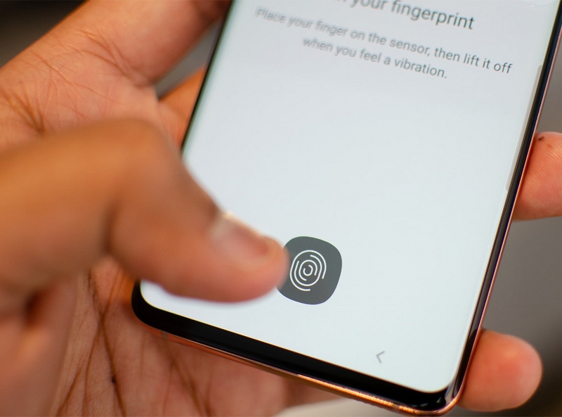 Galaxy S10+ và Google Pixel 3 XL