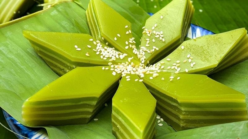 How to make delicious and sweet pandan green bean pig skin cake at home