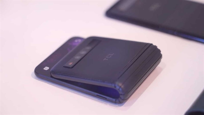 TCL-Foldable-Phone TCL-Foldable-Phone