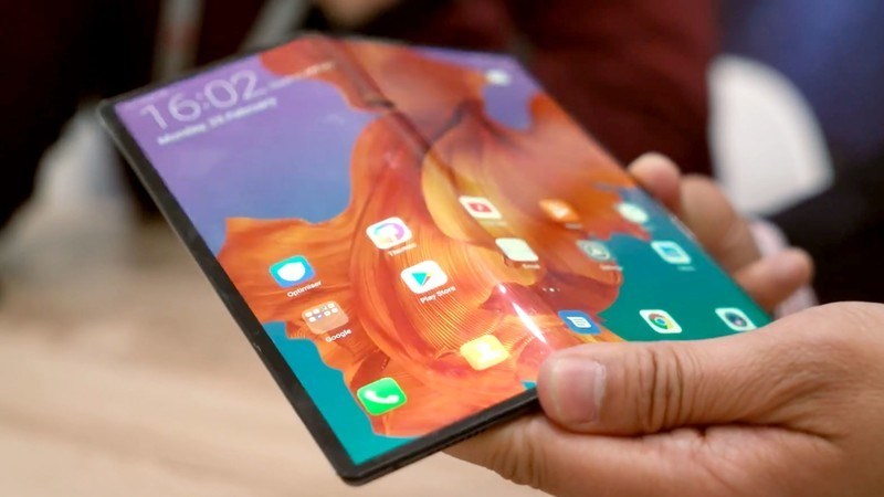 CEO BlackBerry: Smartphone màn hình gập là cồng kềnh, không cần thiết CEO BlackBerry: Smartphone màn hình gập là cồng kềnh, không cần thiết