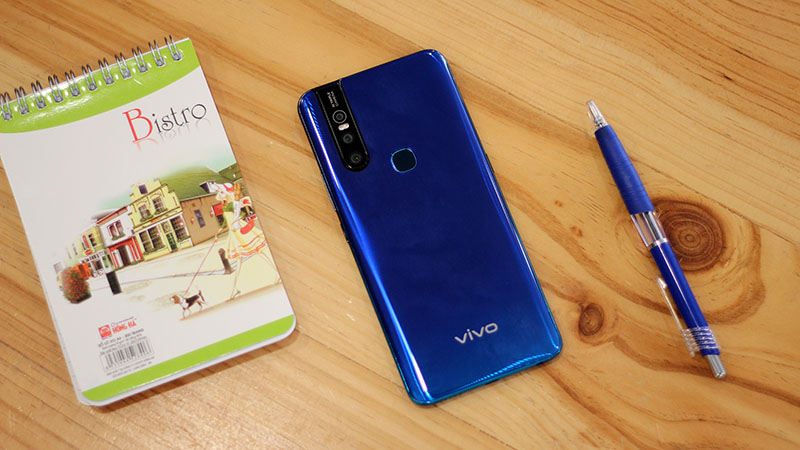 Trên tay nhanh Vivo V15