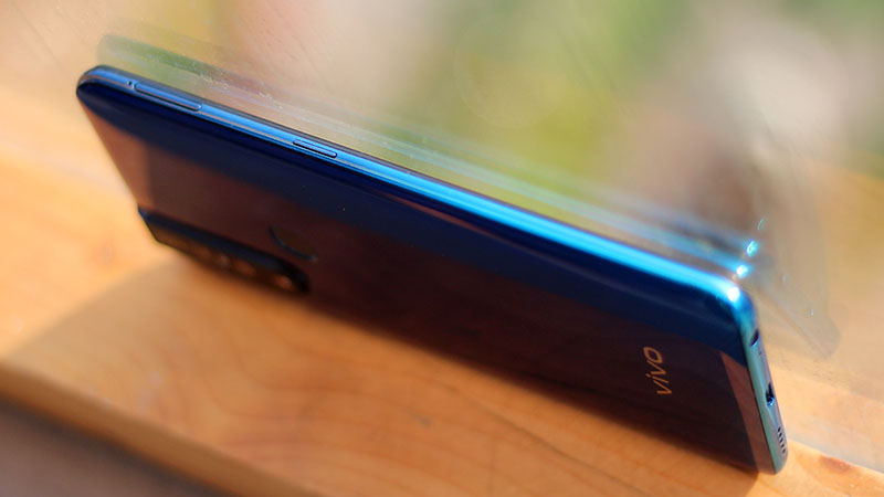 Trên tay nhanh Vivo V15