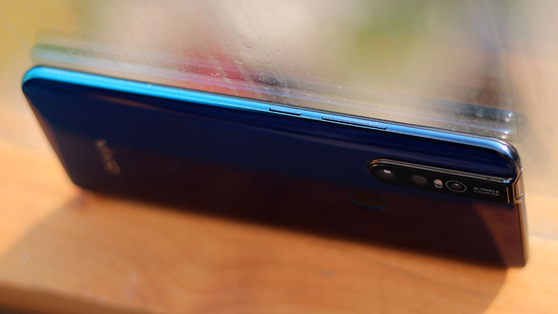 Trên tay nhanh Vivo V15