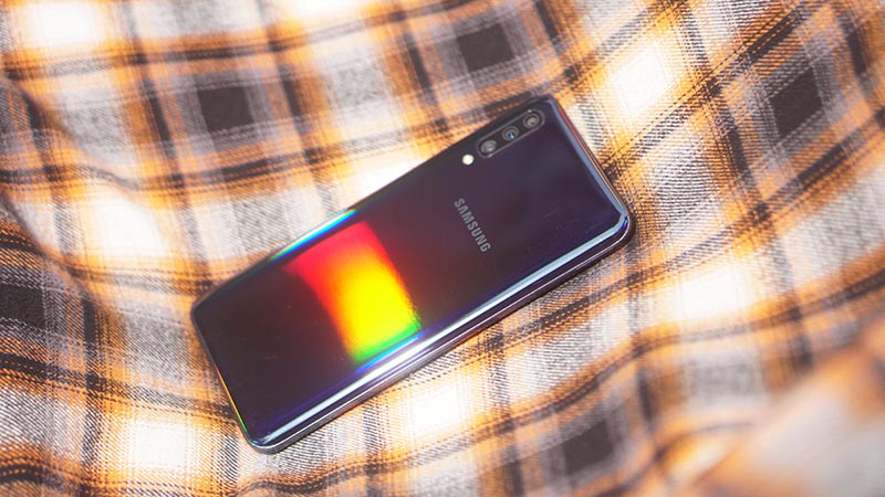 Bá chủ tầm trung đầu năm 2019: Khách hàng gọi tên Galaxy A50!