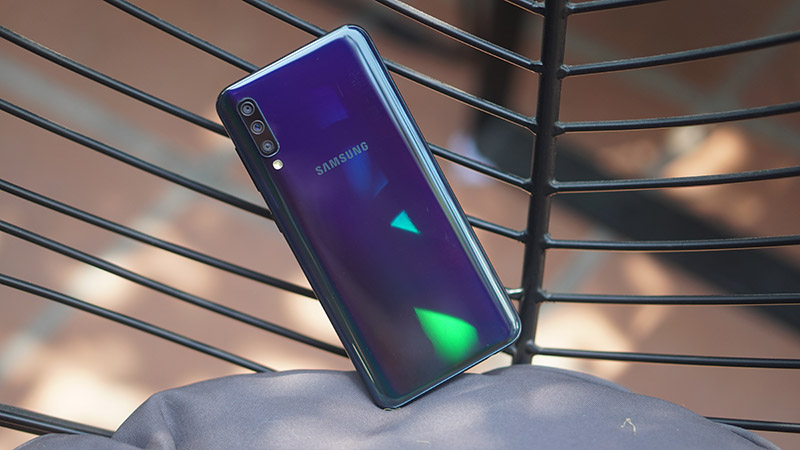 Galaxy A50 có thiết kế rất đẹp