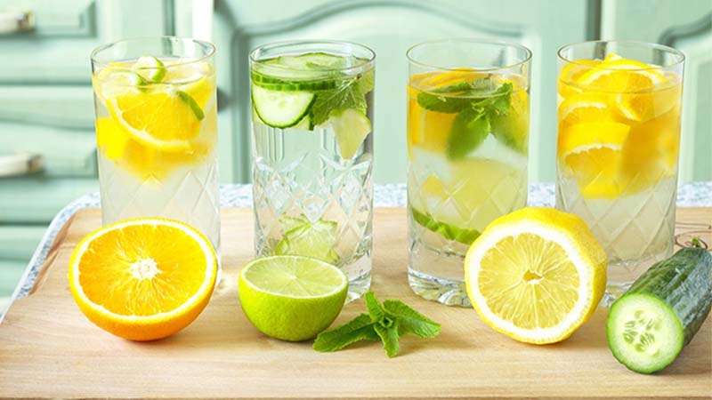 Vitamin C trong cam, chanh là chất không thể thiếu vào mùa hè