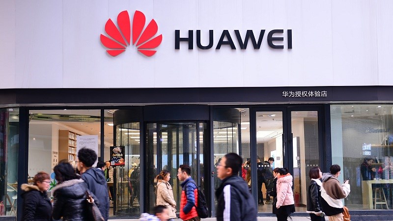 Doanh thu hàng năm của Huawei lần đầu tiên vượt mốc 100 tỷ đô la