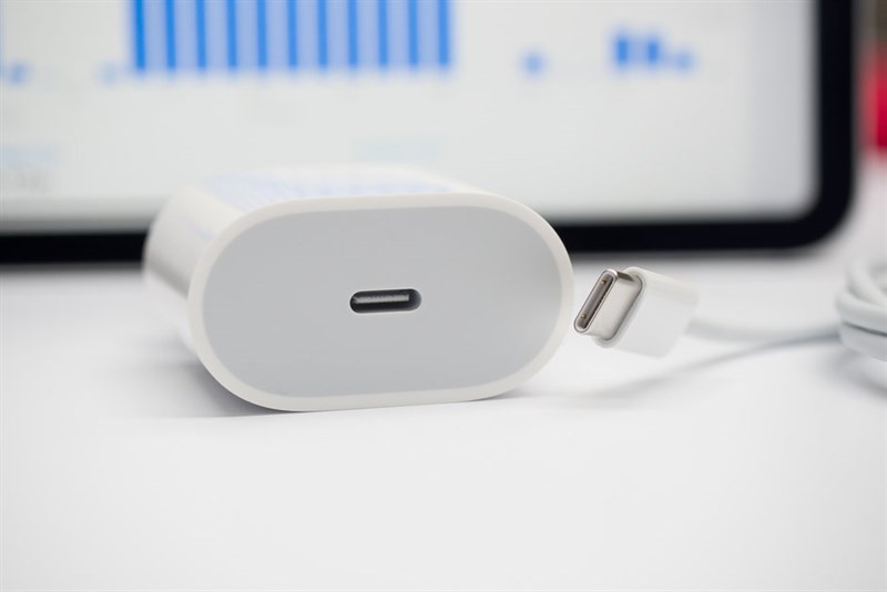iPhone 2019: Pin lớn hơn, sạc ngược không dây, 3 camera sau iPhone 2019: Pin lớn hơn, sạc ngược không dây, 3 camera sau