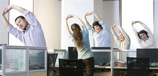 4 bài tập chống gù lưng, cong vẹo cột sống cho dân công sở