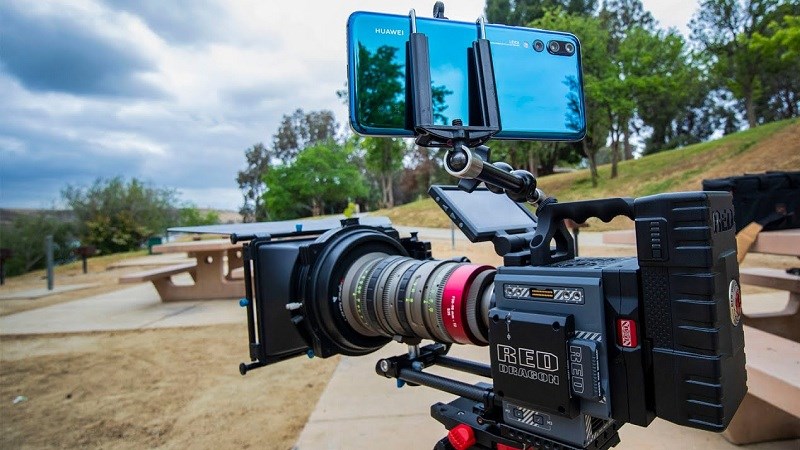 Doanh số máy ảnh số tiếp tục bị ảnh hưởng nặng nề bởi smartphone Doanh số máy ảnh số tiếp tục bị ảnh hưởng nặng nề bởi smartphone