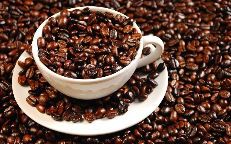 Nhồi máu não không nên uống caffeine