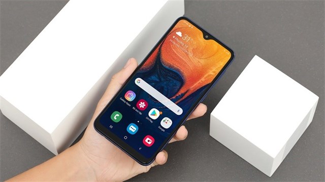 Samsung Galaxy A10 giảm giá cực sốc, chỉ còn dưới 3 triệu đồng