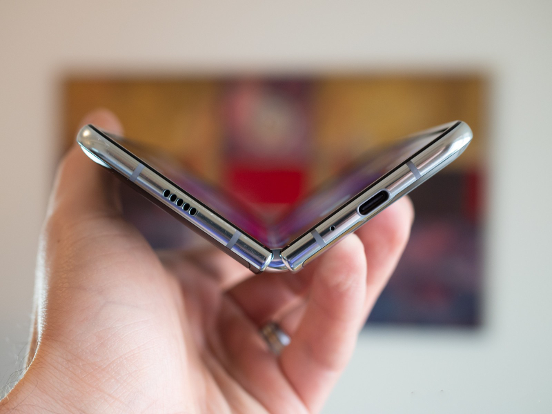 Galaxy Fold độc đáo nhưng cần vượt qua 5 vấn đề để hoàn hảo hơn - ảnh 3 Galaxy Fold độc đáo nhưng cần vượt qua 5 vấn đề để hoàn hảo hơn - ảnh 3