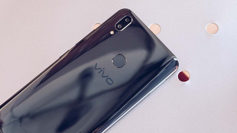 Chiếc smartphone Vivo mới vừa được TENAA chứng nhận có mặt lưng giống với Vivo V9 Chiếc smartphone Vivo mới vừa được TENAA chứng nhận có mặt lưng giống với Vivo V9