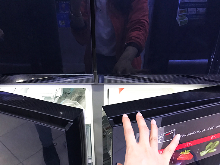 Thiết kế bên ngoài tủ Đánh giá tổng quan tủ lạnh Toshiba Inverter 622 lít GR-RF646WE-PGV > Thiết kế bên ngoài tủ