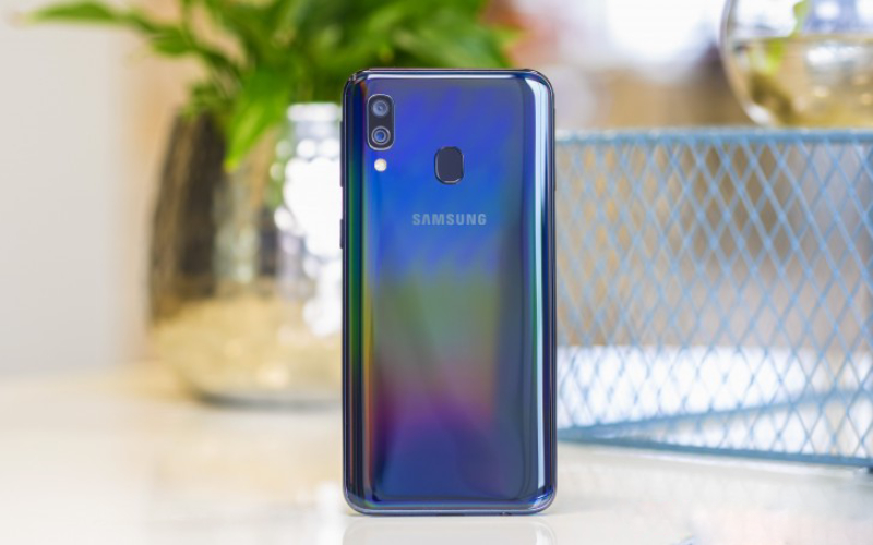 Đánh Giá Galaxy A40: 