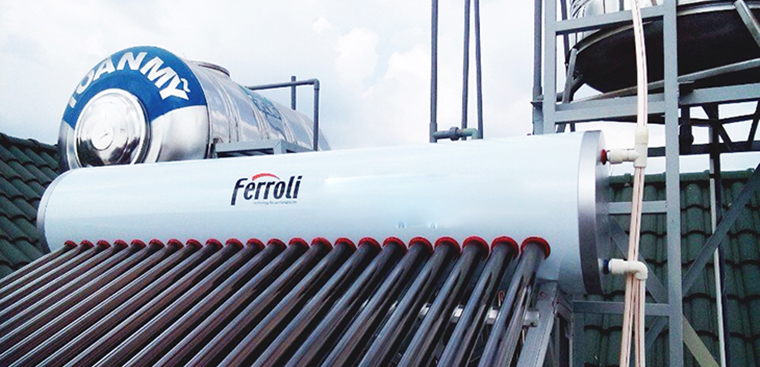 Máy nước nóng năng lượng mặt trời Ferroli của nước nào? Có tốt không?