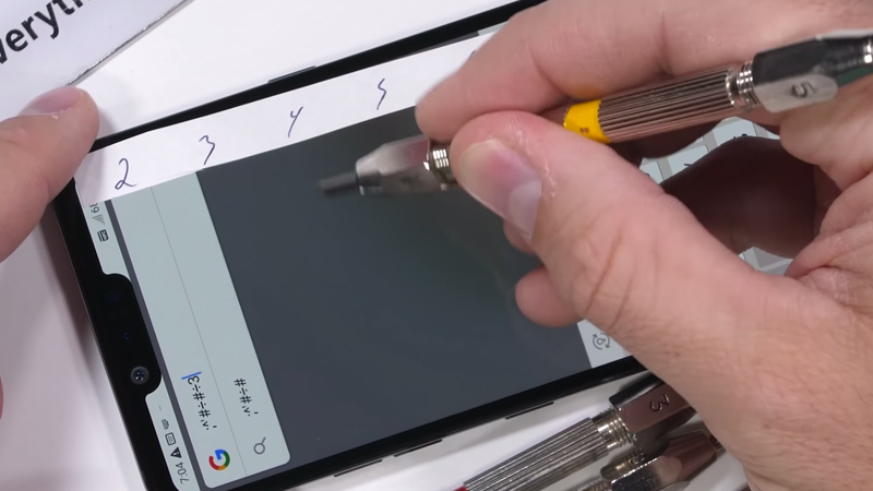 Thử độ bền LG ThinQ G8 Thử độ bền LG ThinQ G8