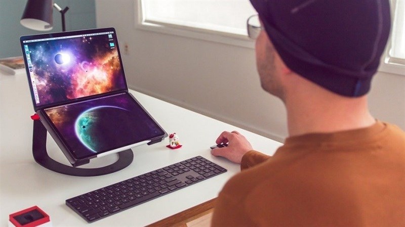 Intel: Laptop có màn hình uốn dẻo sẽ sớm trình làng vào năm 2021 Intel: Laptop có màn hình uốn dẻo sẽ sớm trình làng vào năm 2021