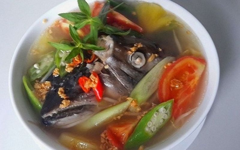 Canh chua đầu cá hồi thơm ngon