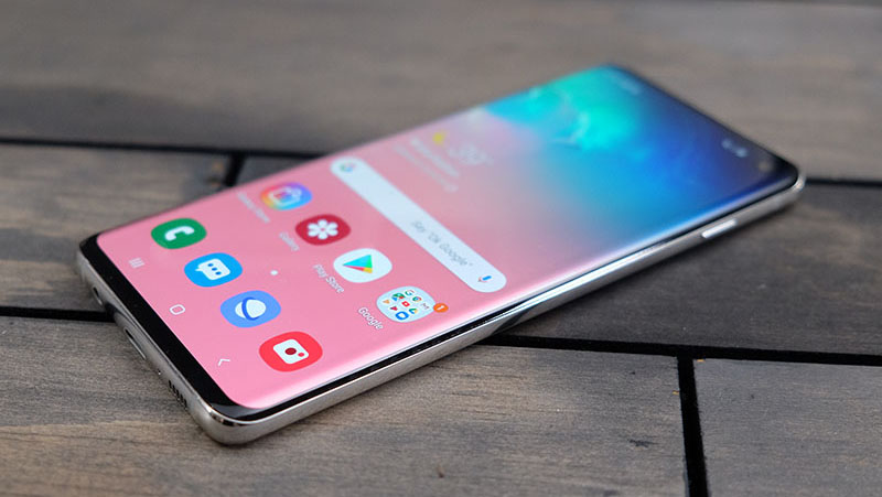 So sánh ZenFone 6 và Galaxy S10: Màn hình nốt ruồi hay camera lật? - ảnh 1 So sánh ZenFone 6 và Galaxy S10: Màn hình nốt ruồi hay camera lật? - ảnh 1