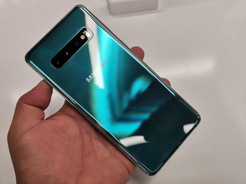 So sánh ZenFone 6 và Galaxy S10: Màn hình nốt ruồi hay camera lật? - ảnh 10 So sánh ZenFone 6 và Galaxy S10: Màn hình nốt ruồi hay camera lật? - ảnh 10