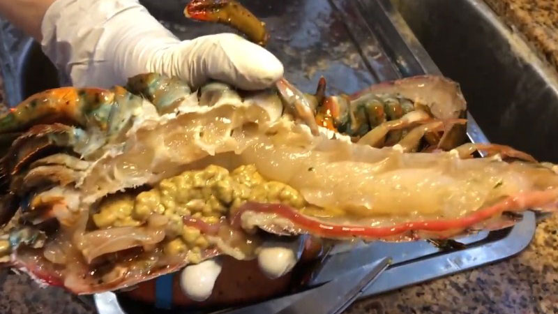 How to make delicious grilled lobster with garlic butter, delicious to the last piece