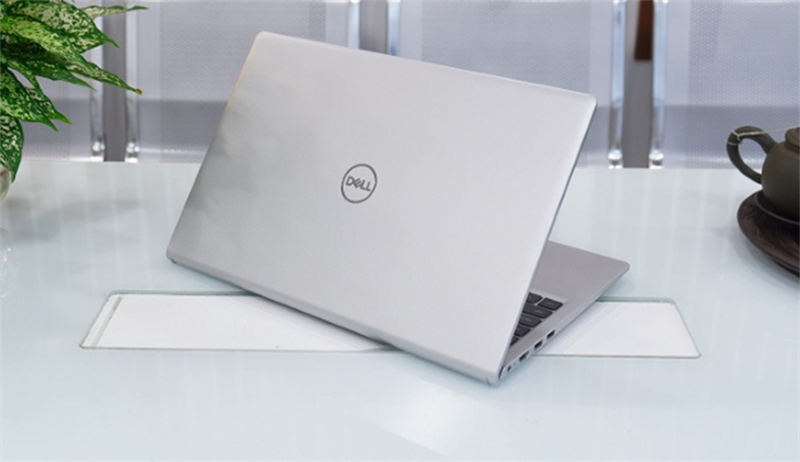 Laptop Dell Inspiron 15 3511 i7 thiết kế nhỏ gọn, hiện đại
