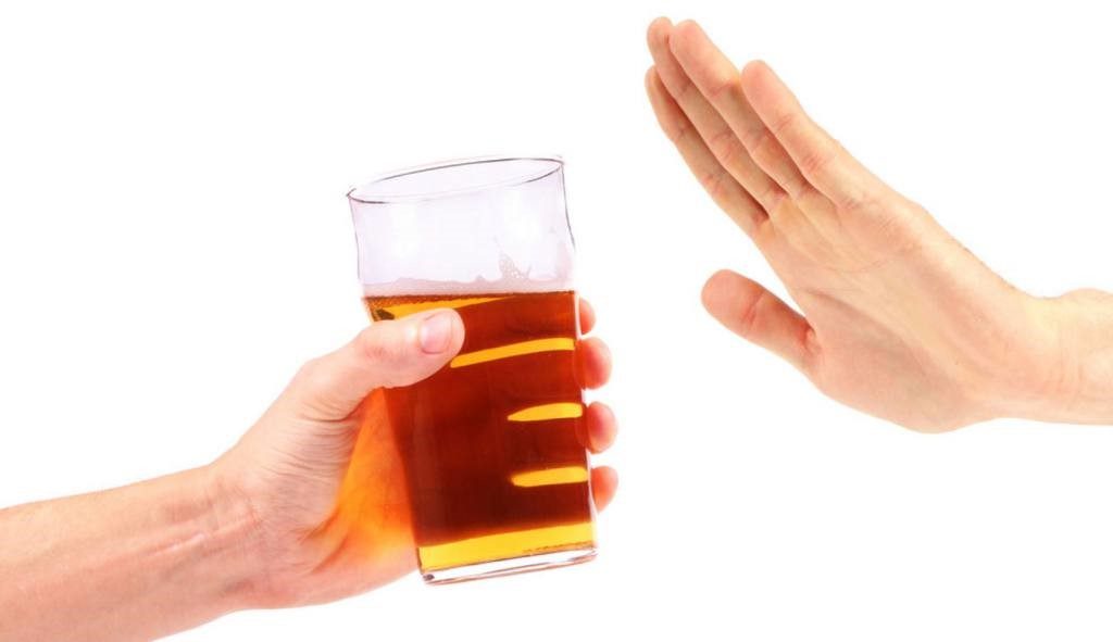 Tránh uống rượu bia