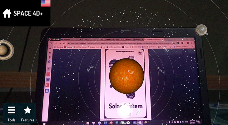 Ứng dụng Space 4D+ với hình ảnh hệ mặt trời