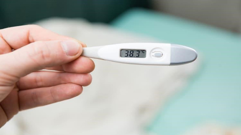 Tăng thân nhiệt là dấu hiệu thường gặp khi mang thai