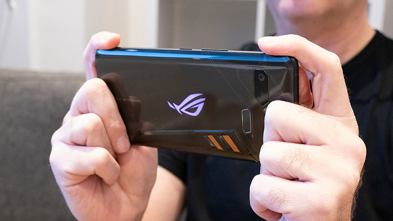 ASUS ROG Phone 2 sẽ sở hữu màn hình 120Hz, ra mắt vào tháng tới ASUS ROG Phone 2 sẽ sở hữu màn hình 120Hz, ra mắt vào tháng tới