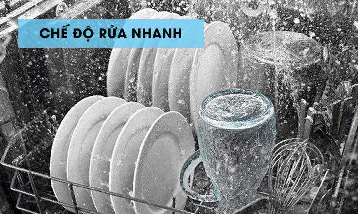 Máy rửa chén Candy được tích hợp chức năng rửa nhanh, tiết kiệm đến 25% nước và thời gian rửa