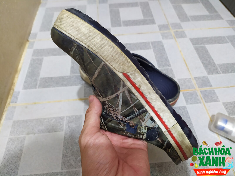 Dùng thử bộ làm sạch giày giá rẻ và cái kết không thể nào tốt hơn Dùng thử bộ làm sạch giày giá rẻ và cái kết không thể nào tốt hơn